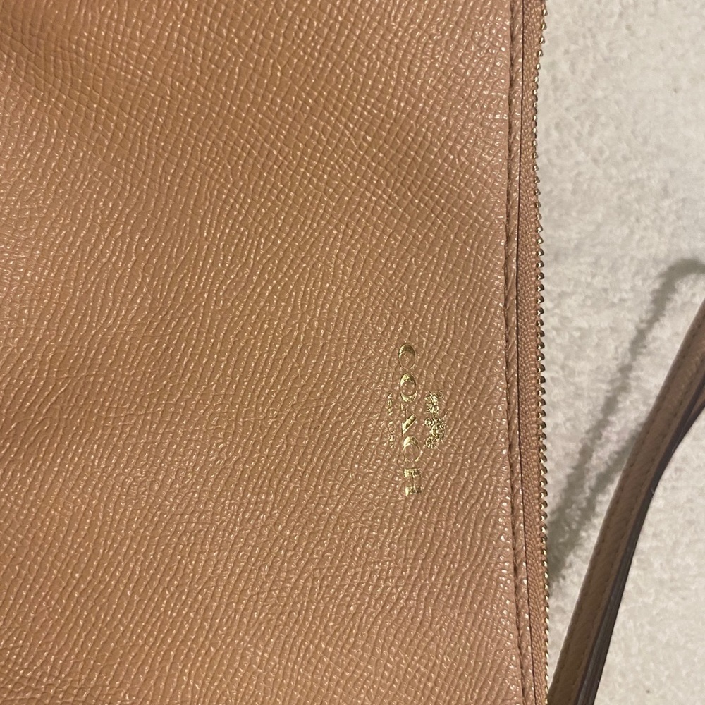 Coach wristlet - Picture 2 of 4